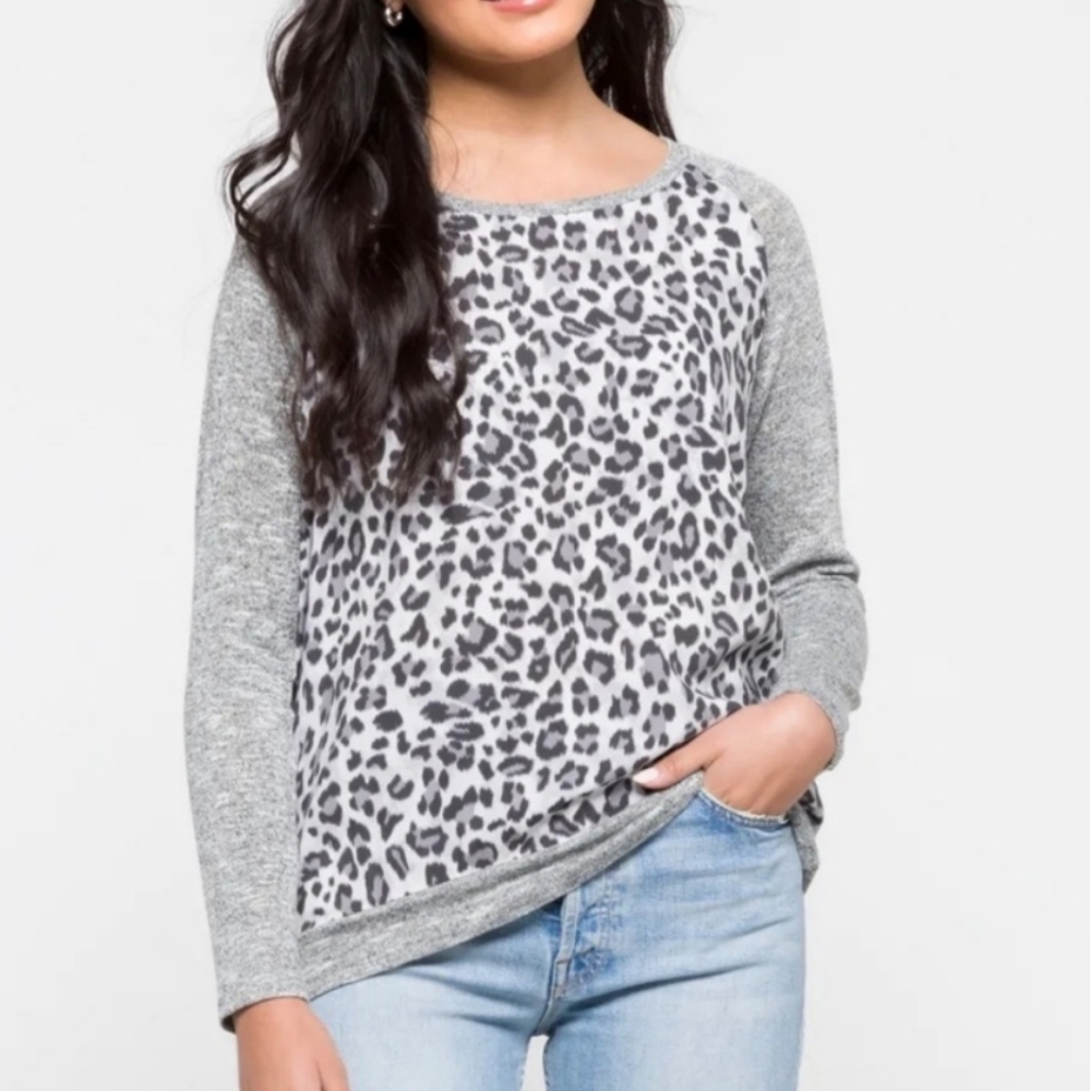 Kut from the Kloth Gray Animal Print Light Sweater